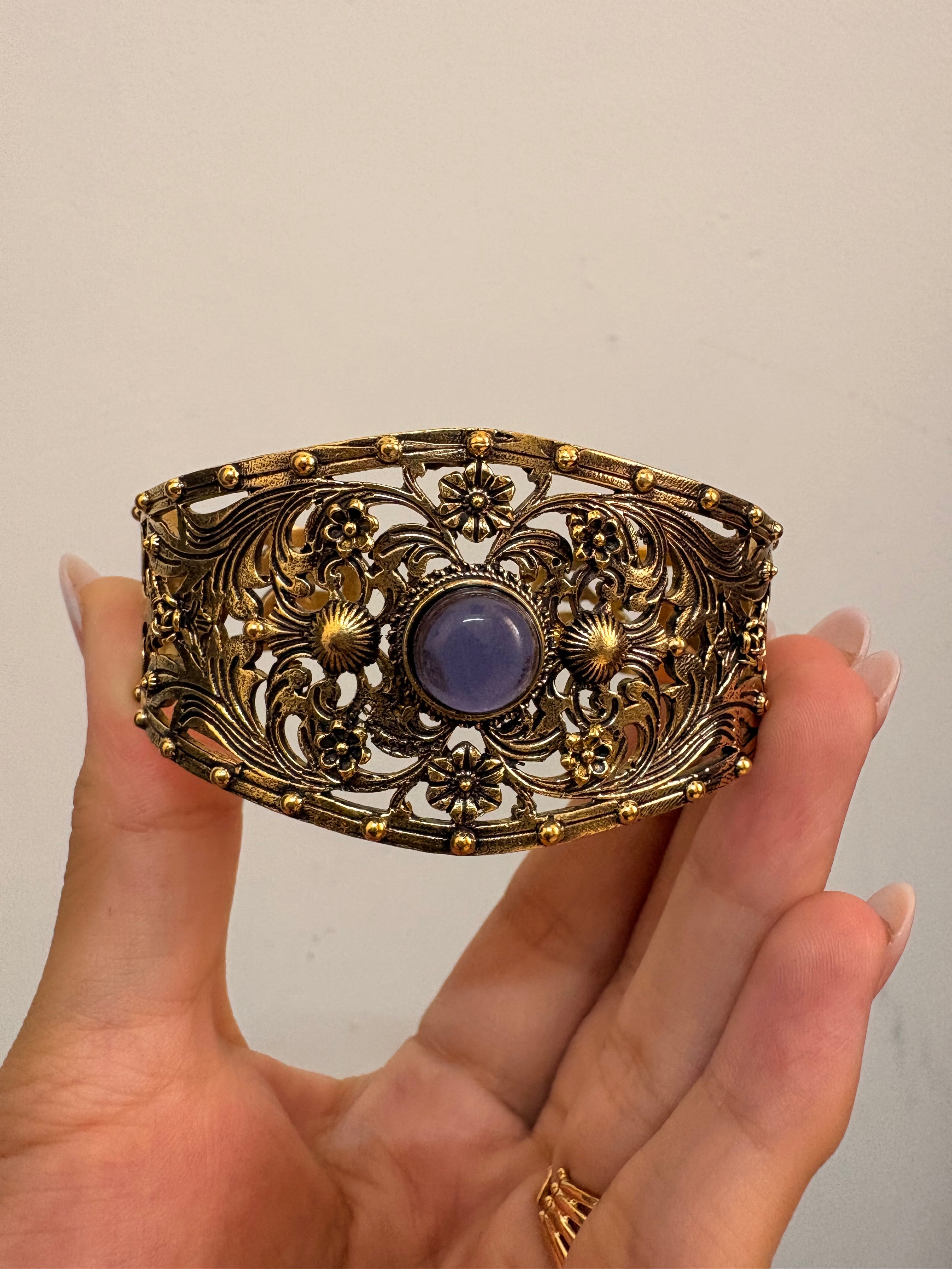Celestial hand cuff