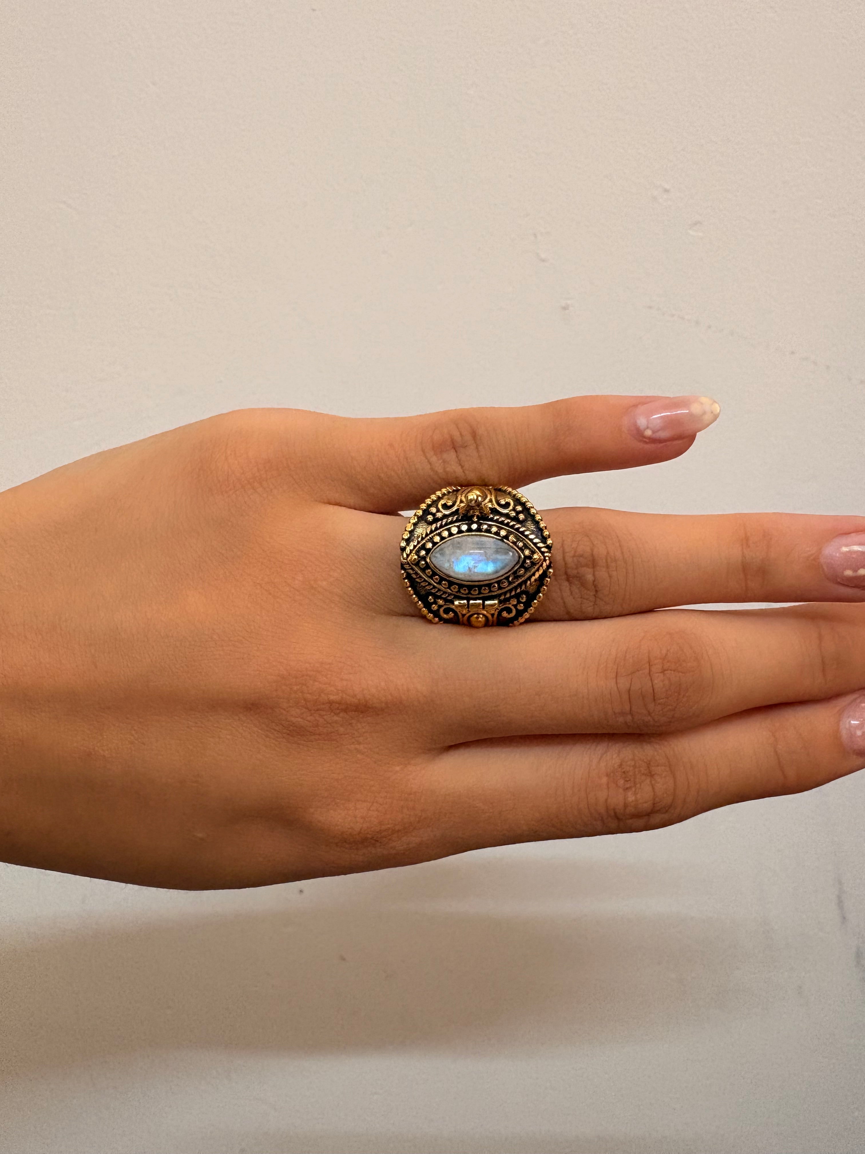 Poision ring
