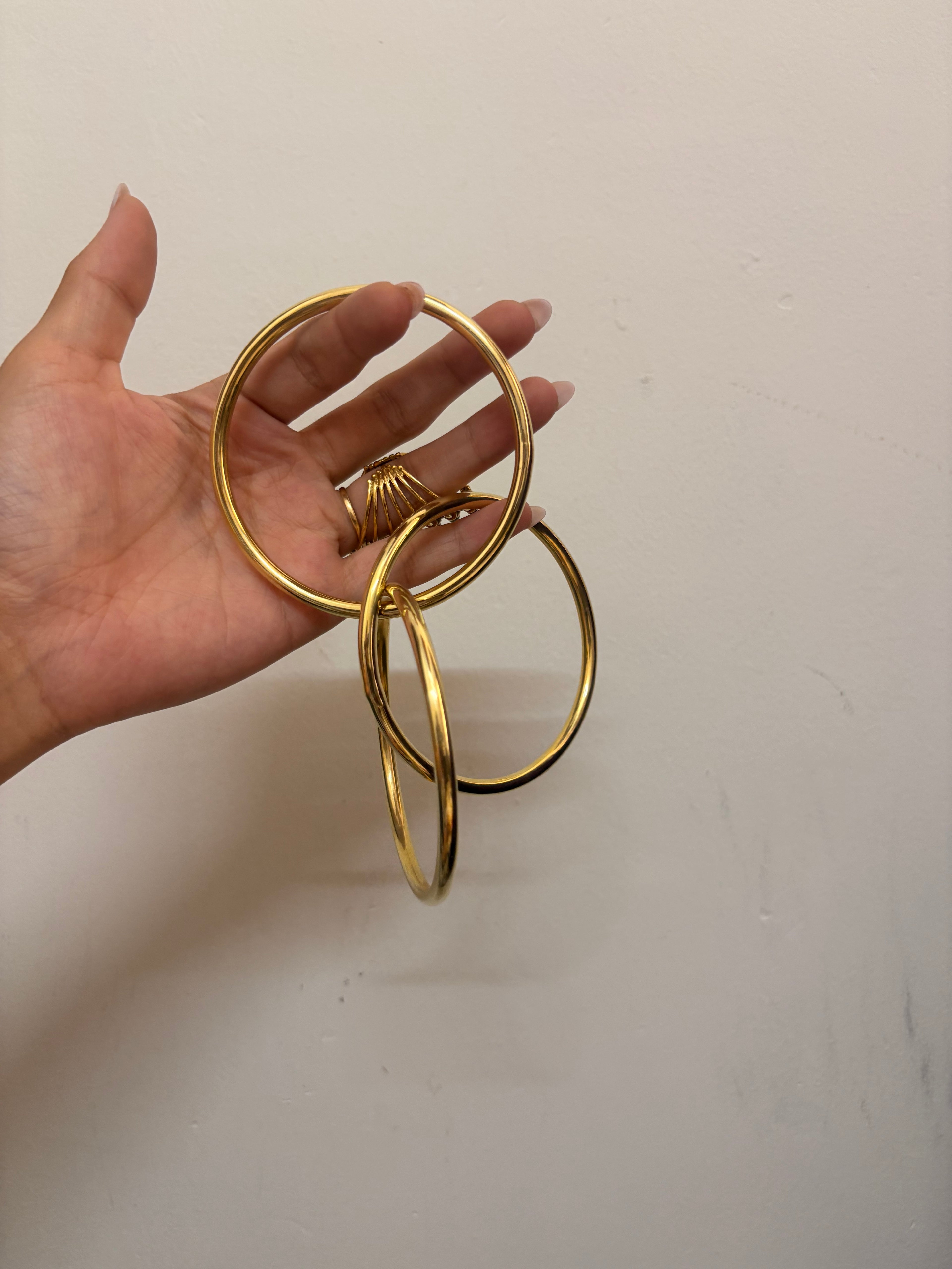 Intertwined bangles