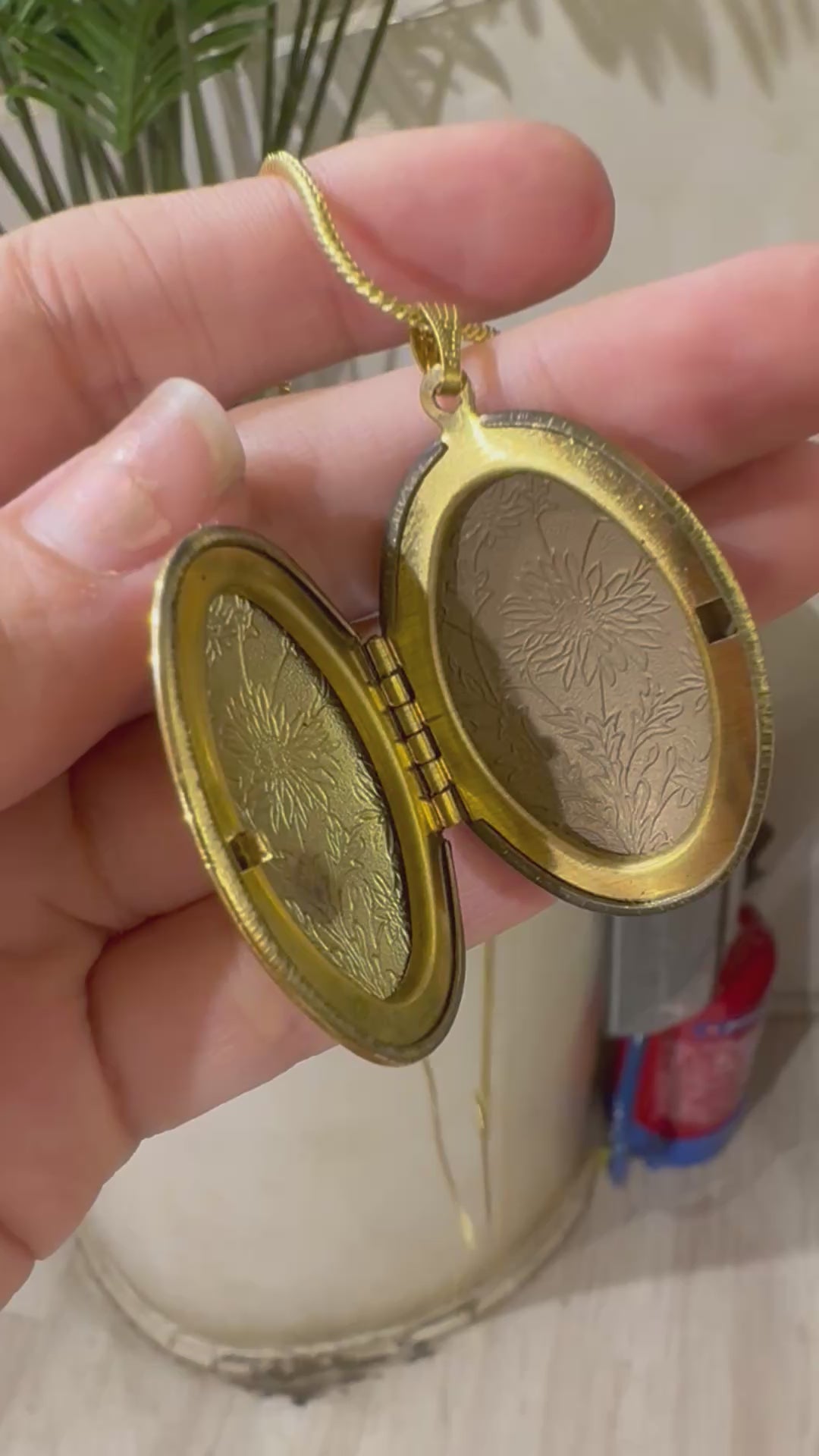 Victorian floral pendant